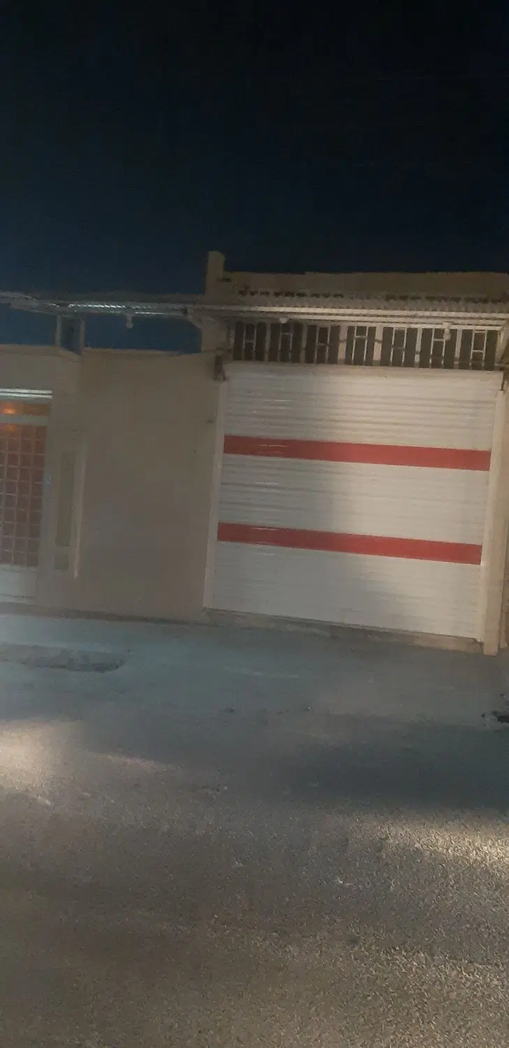 مغازه بیست متری خیابان کشاورز