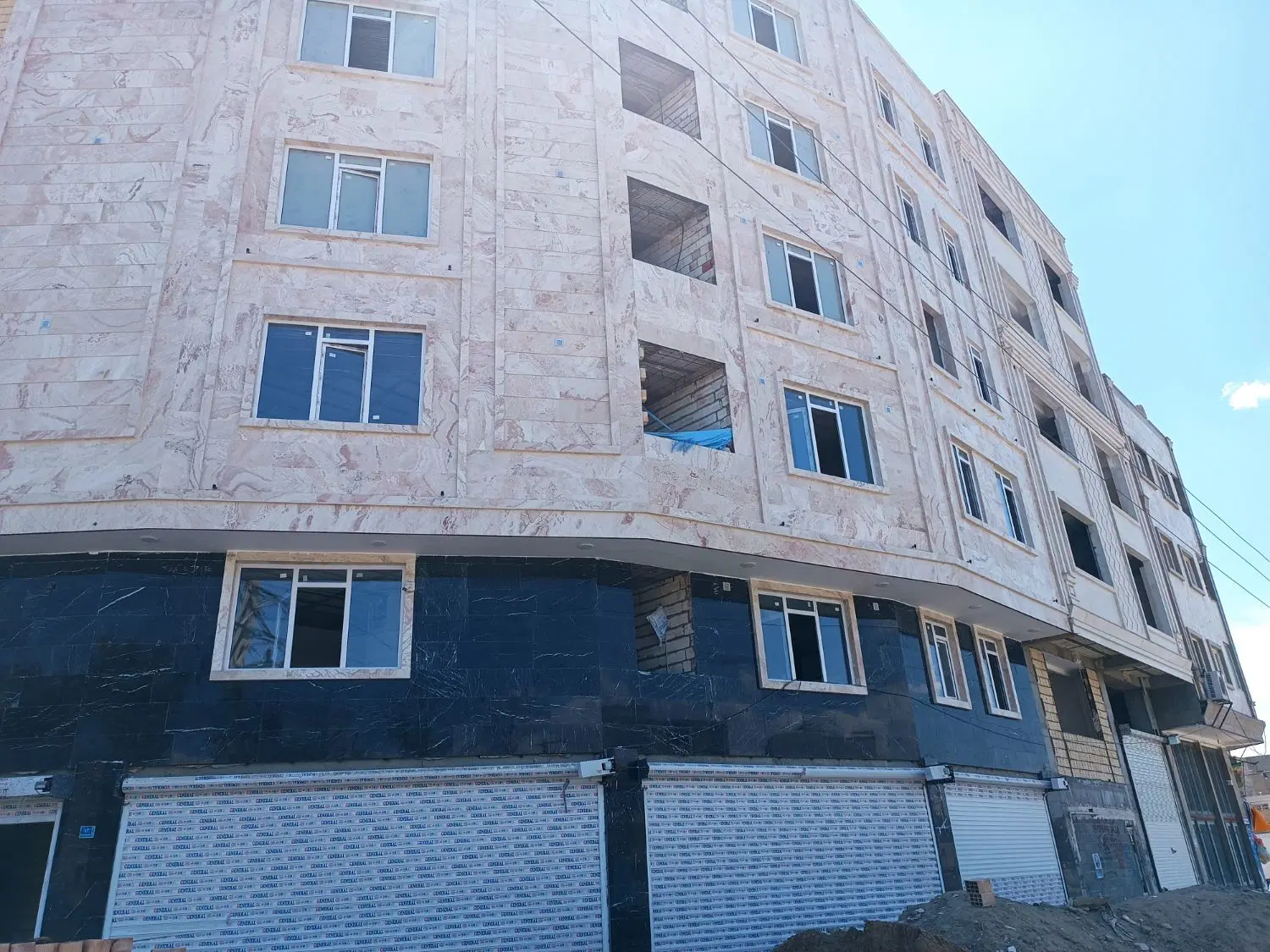 مغازه فروشی