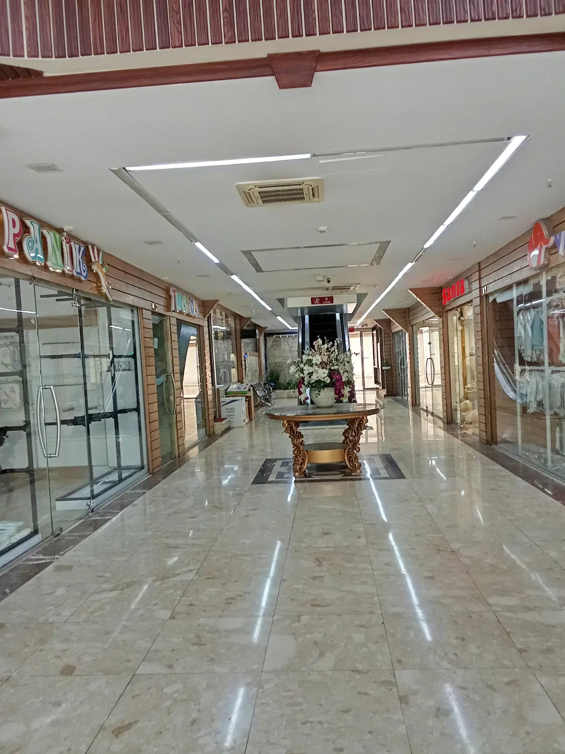 مغازه 19متری