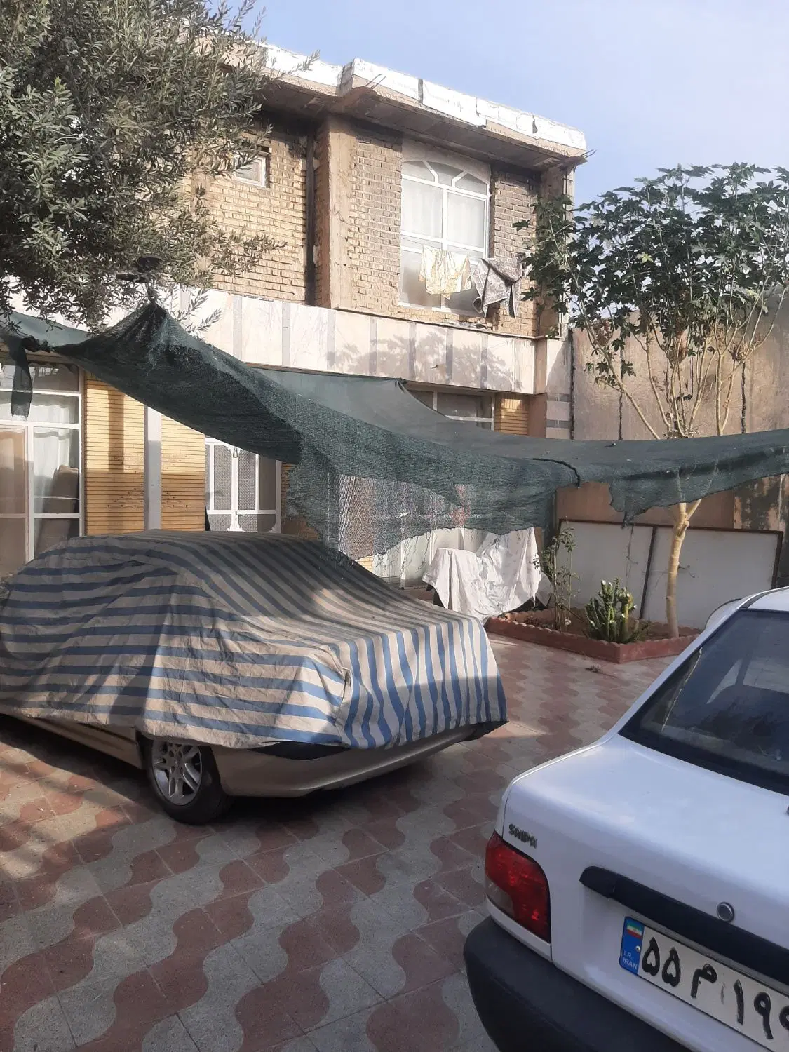 منزل ویلایی دوطبقه سر نبش .گل یخ گلسرخ