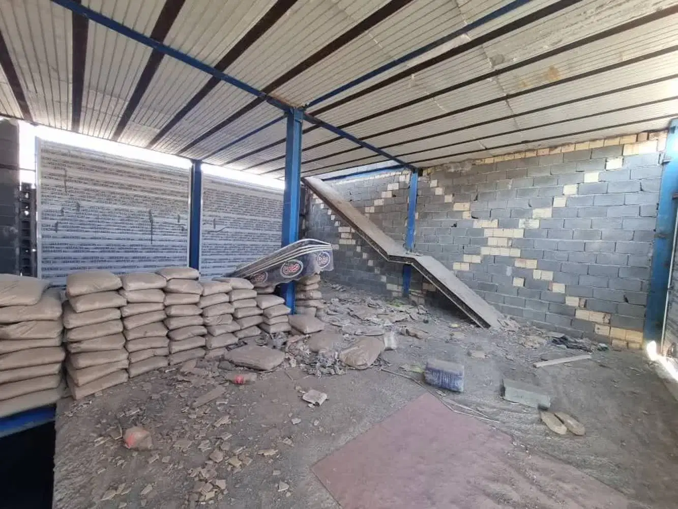 مغازه ۸۰ متری در سه طبقه