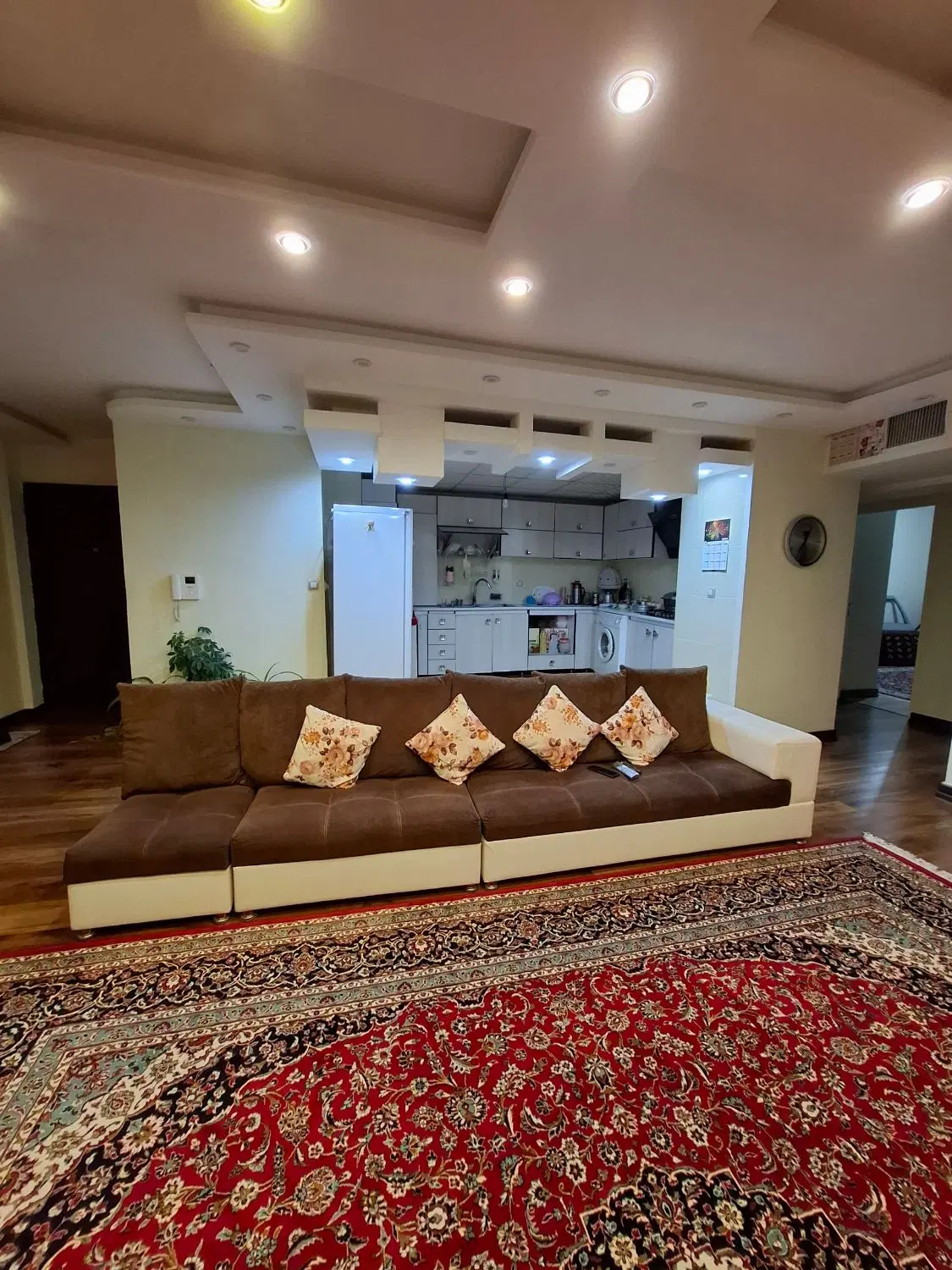 فروش ۲خواب_ دامان گاز قدیم_ سالن بزرگ_ لوکس