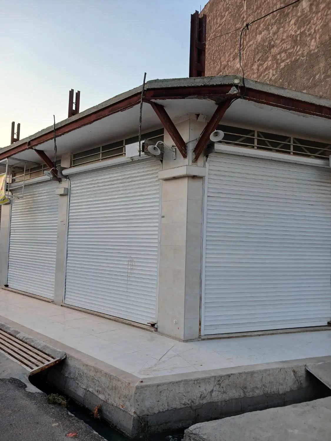 اجاره مغازه ۵۰متری دو نبش