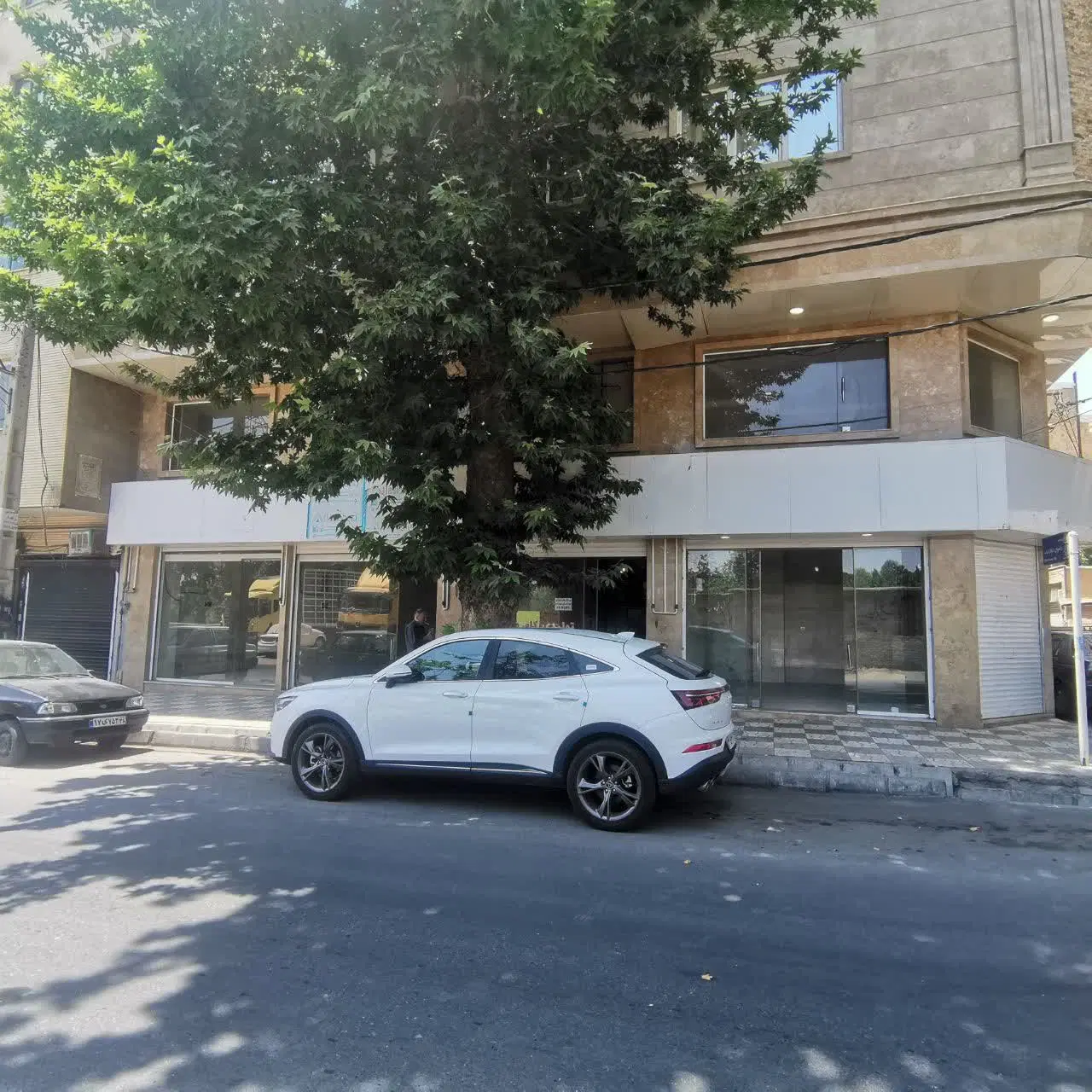 مغازه سند دار با موقعیت عالی