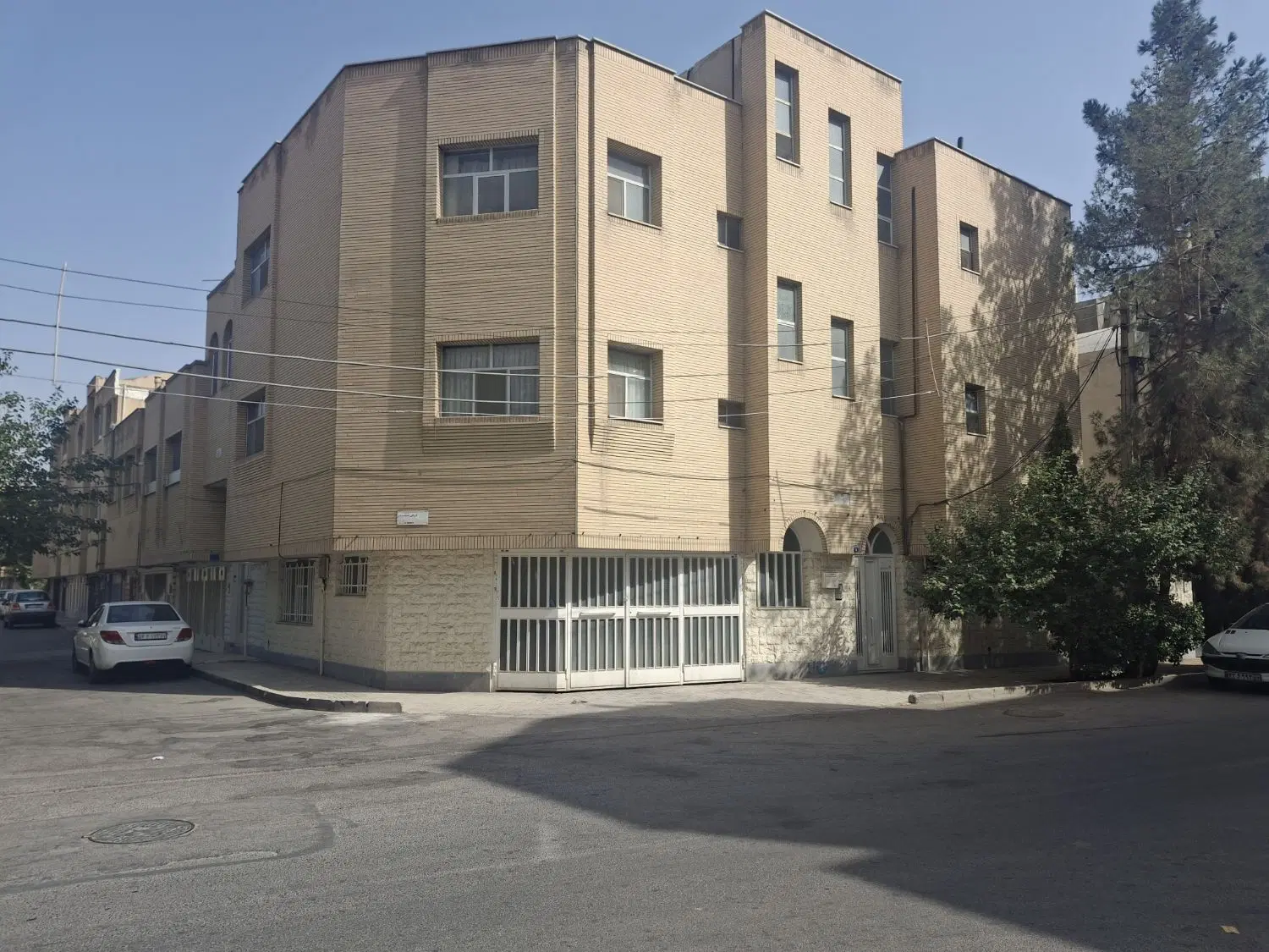 اپارتمان ۲ خوابه