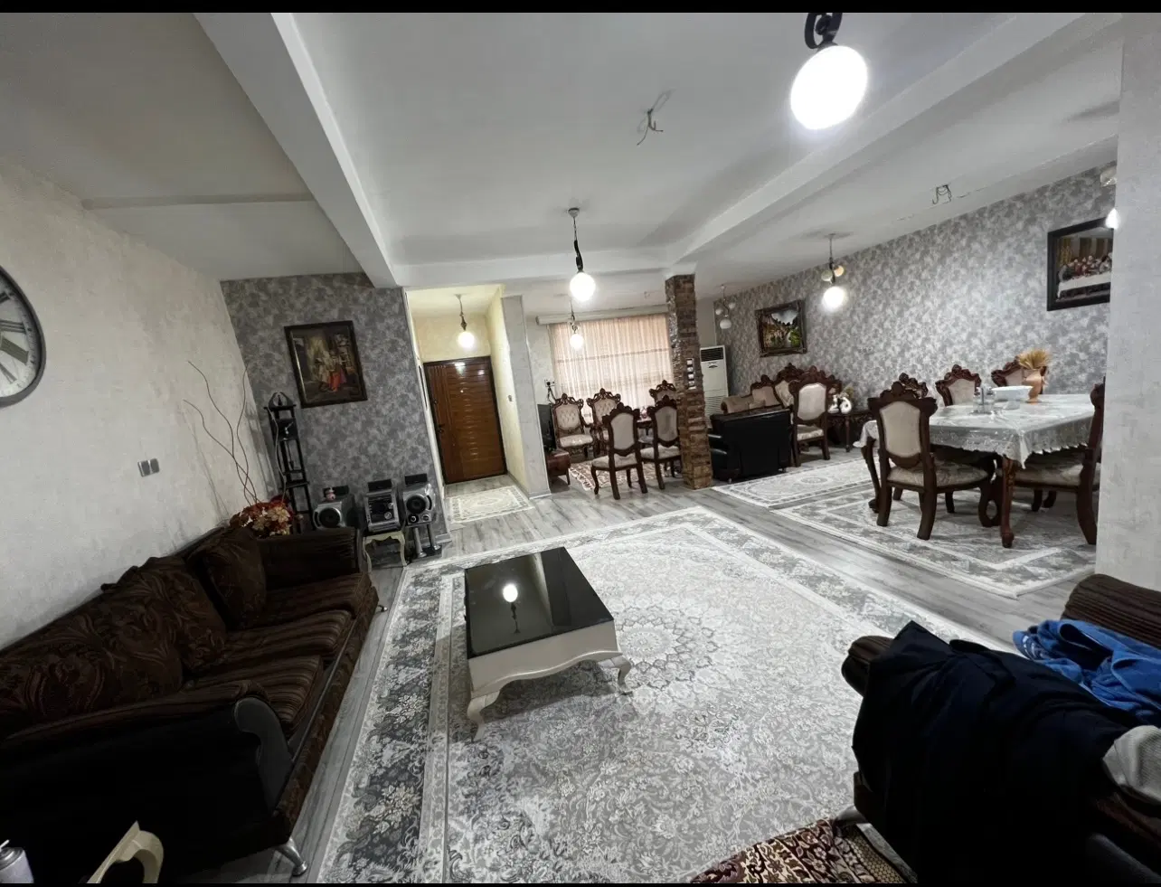 سه خواب ۲۲۰ متر دو واحد طبقه بالا۶۵متری و۷۵ متری