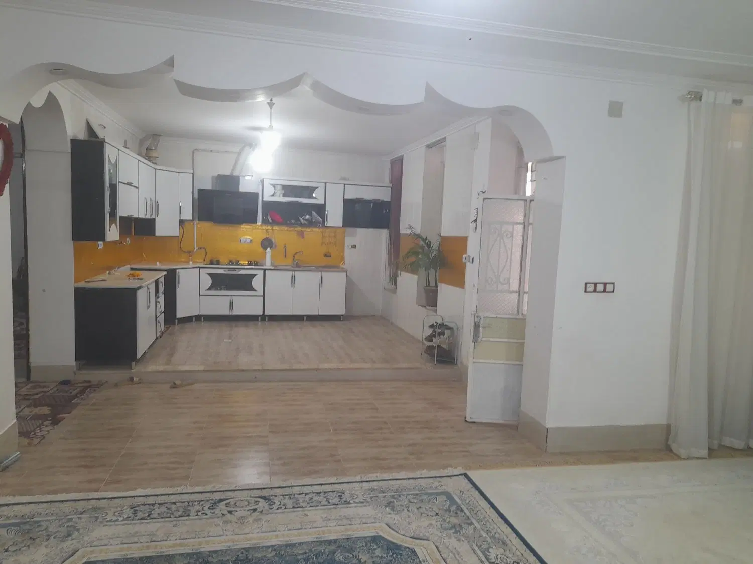 فروش خانه ویلایی علی آبادآذرگون روبرو پمپ بنزین