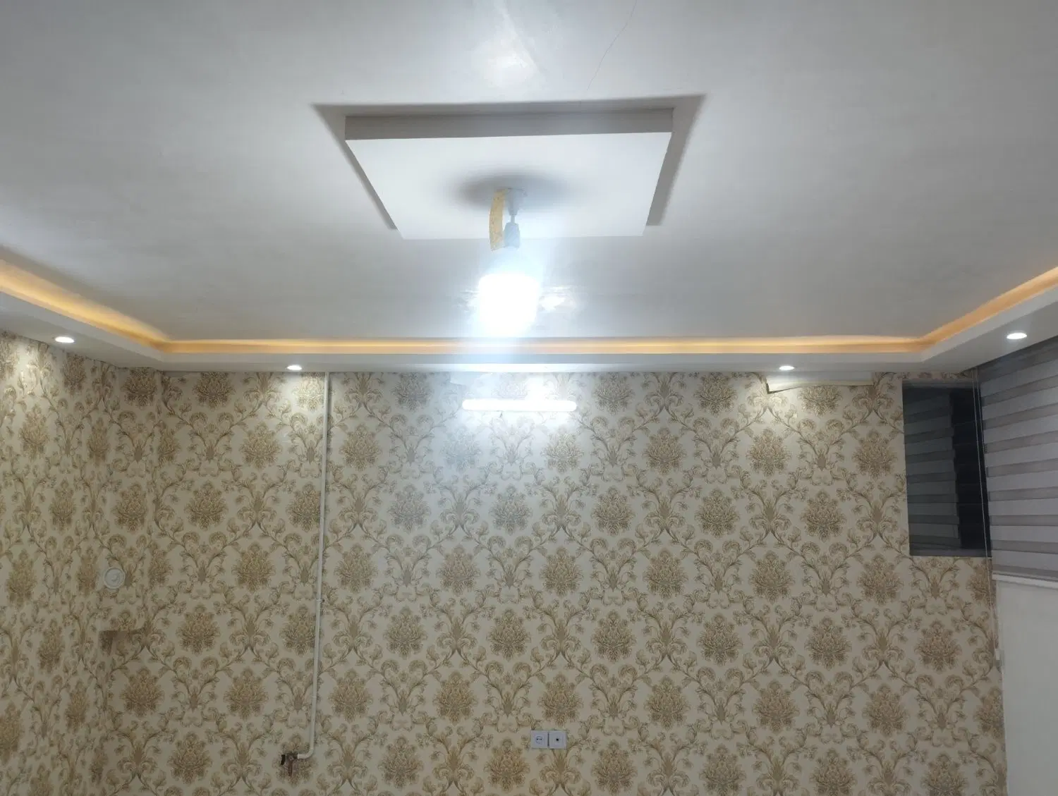 خونه ۷۰ متری حاشیه حسینی محراب