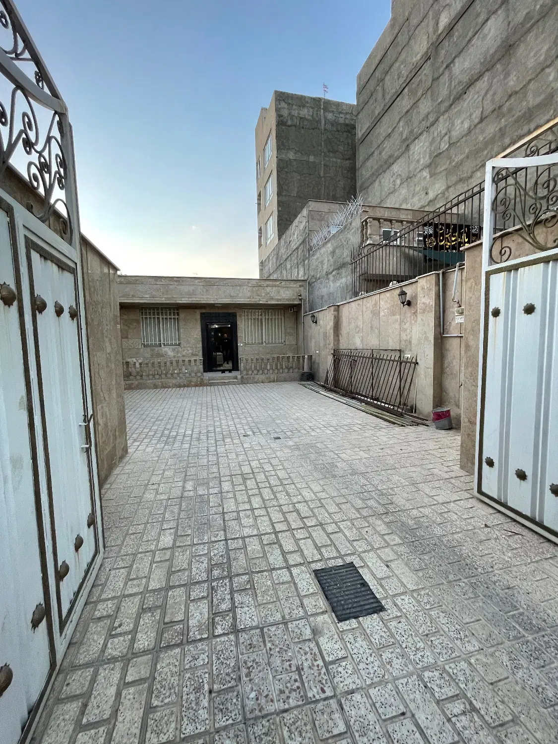 فروش خانه ویلایی ۲۵۲ متری در خادم اباد