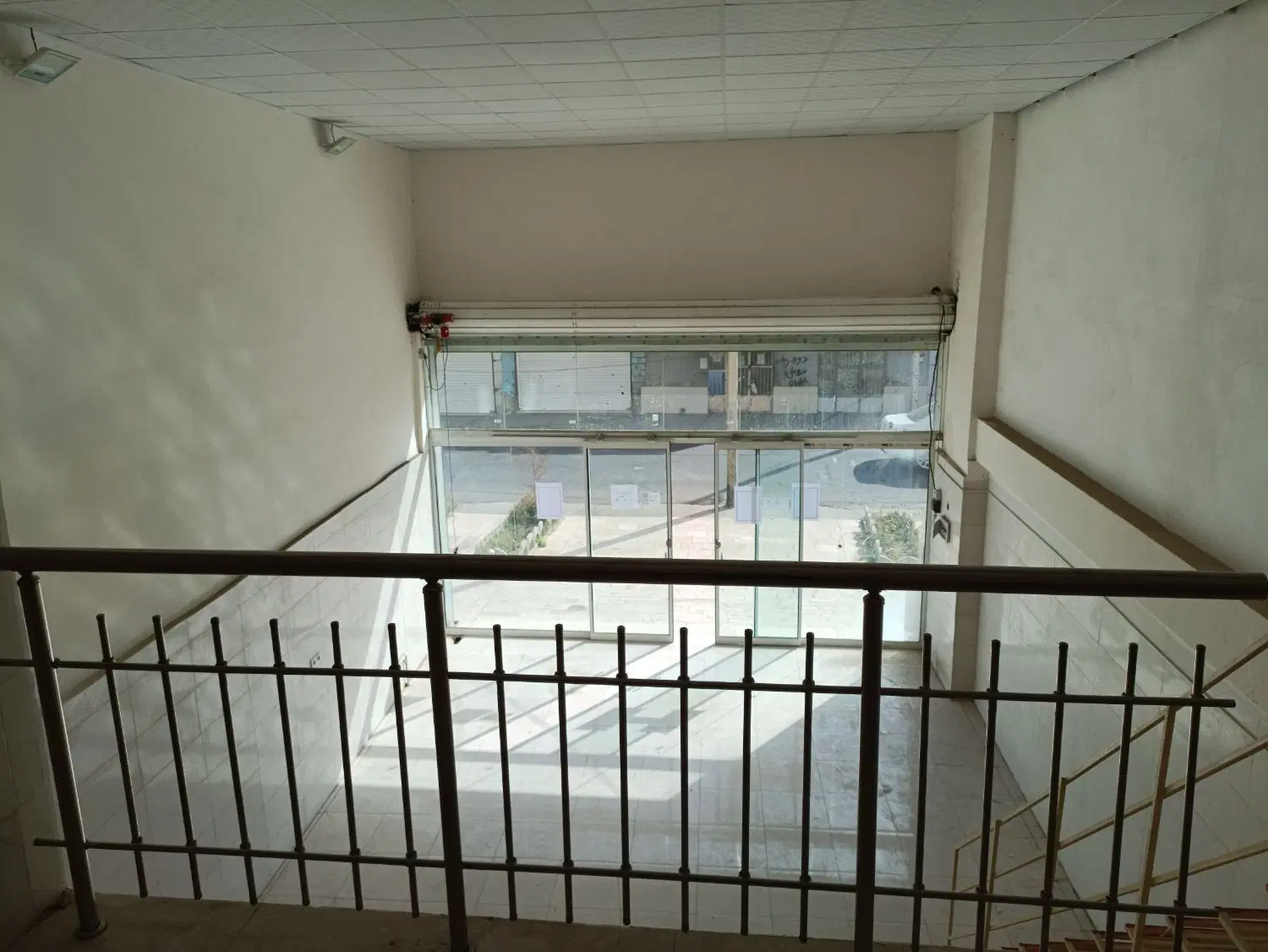 فروش مغازه تجاری میرزا شیرازی