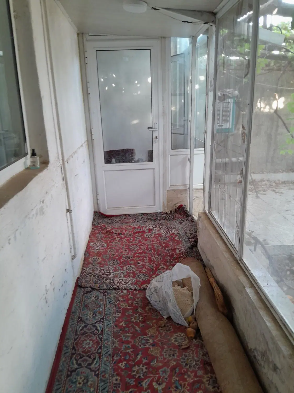 خونه ویلایی .