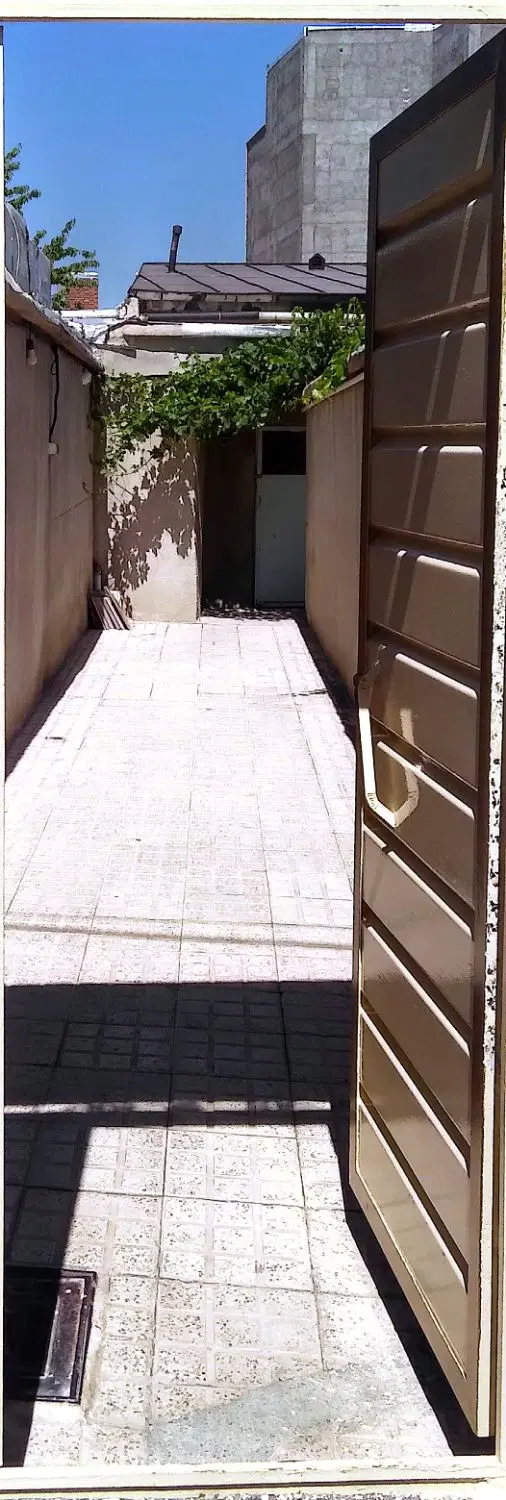 خونه ویلایی ۲۱۵متری درتوحید(دباغها) تمیزوباصفا