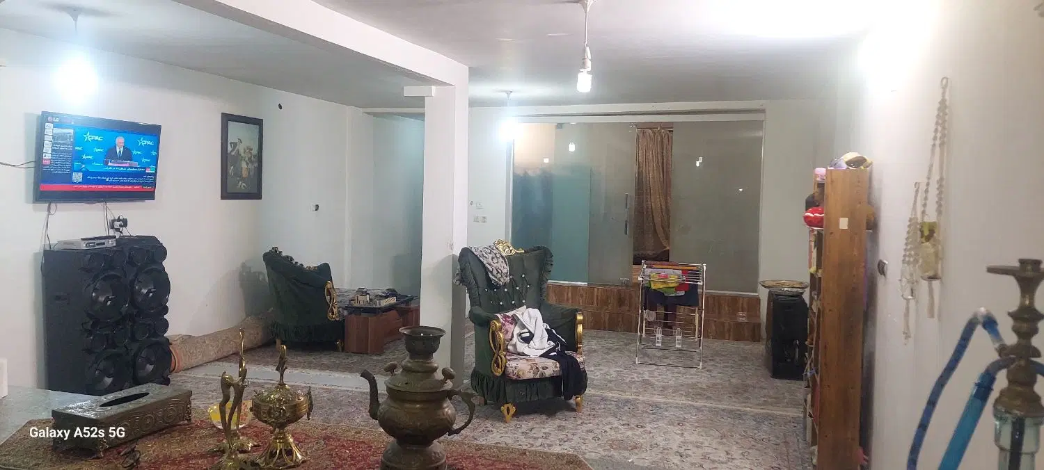 ویلایی ۱۶۰متر سه طبقه و مغازه