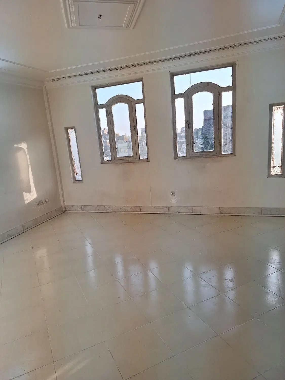 خیراباد بر خیابان اصلی _۶۰متر ۱ خواب خوش نقشه