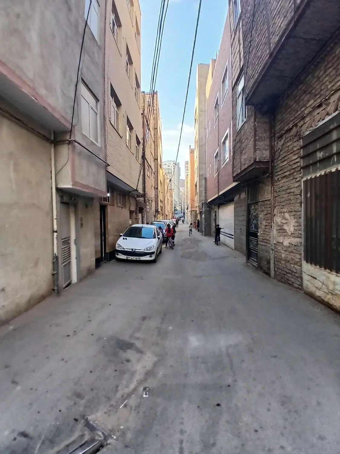 حیاط مسکونی در آخر عباسی صالح آباد