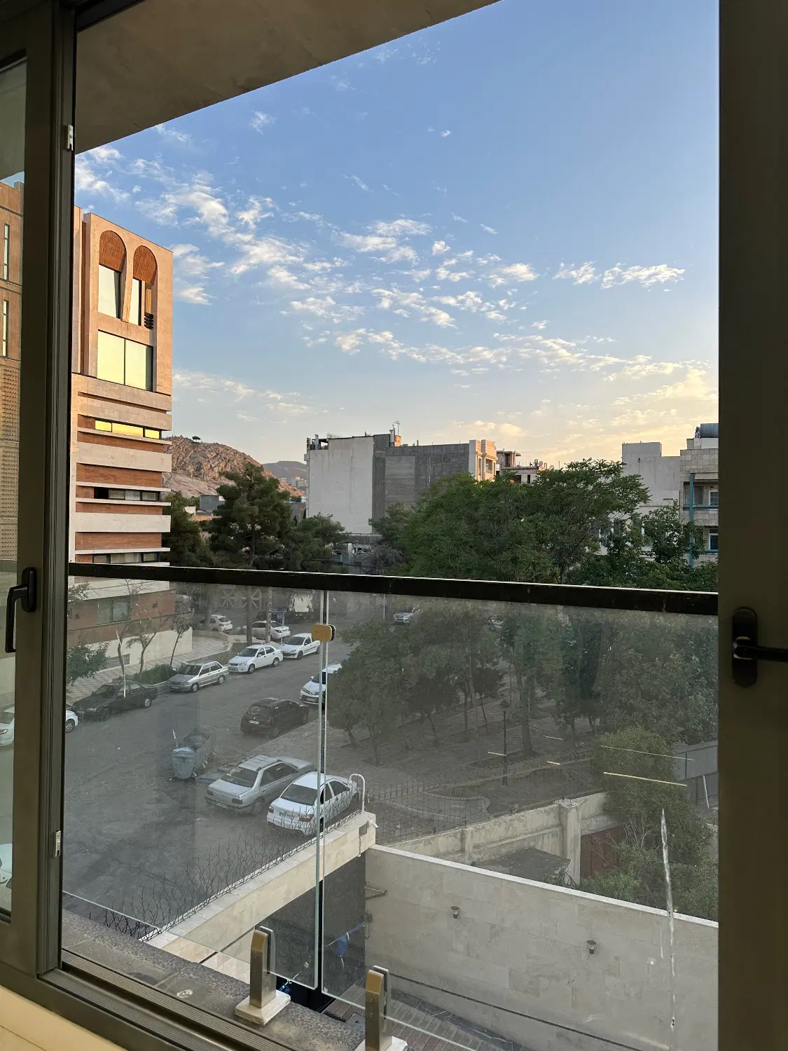 ۳۱۰ صفر ناصر خسرو ۴ پارکینگ اختصاصی متریال درجه ۱