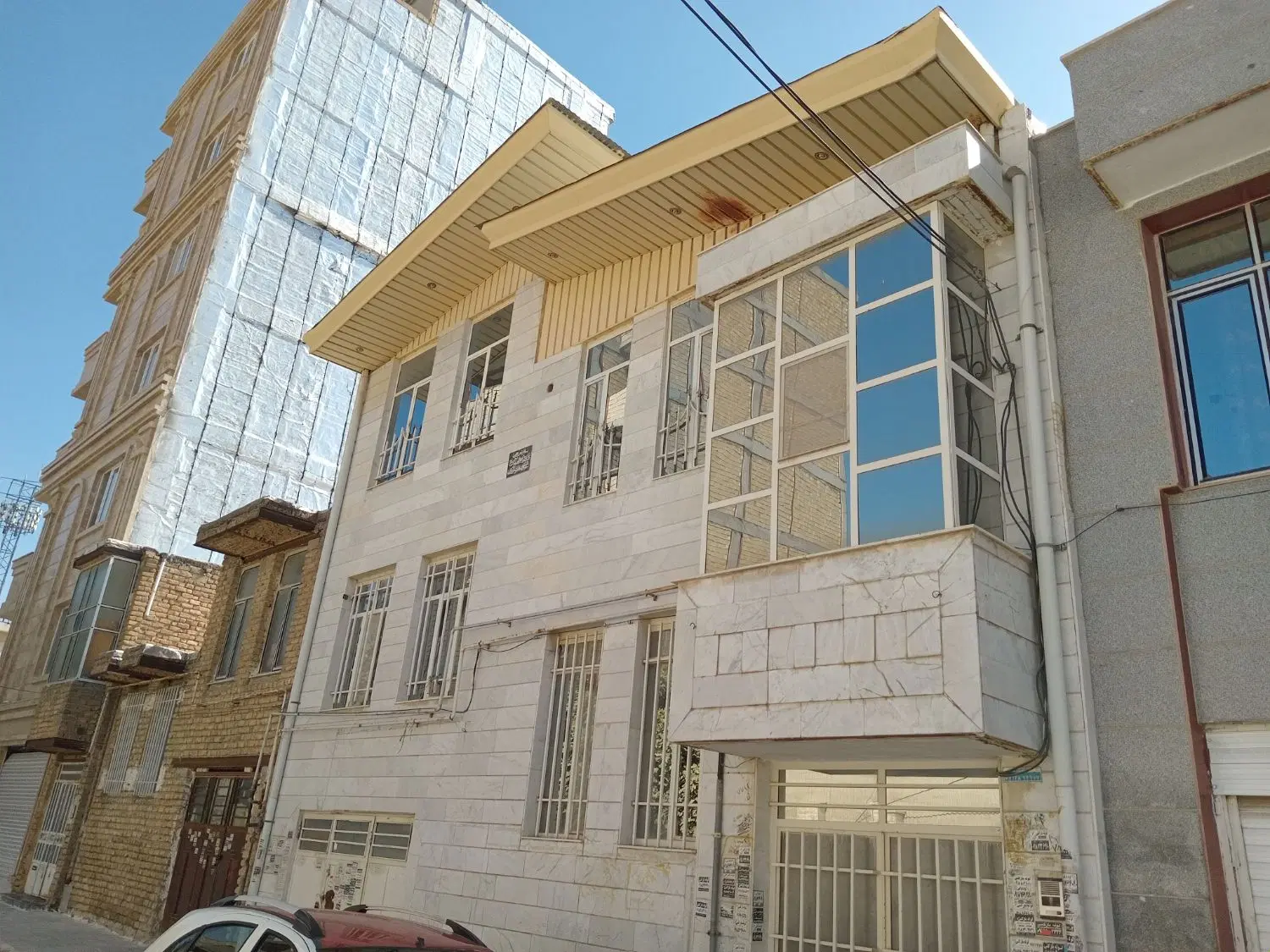 منزل ویلایی جنوبی شهرک معلم پشت مخابرات