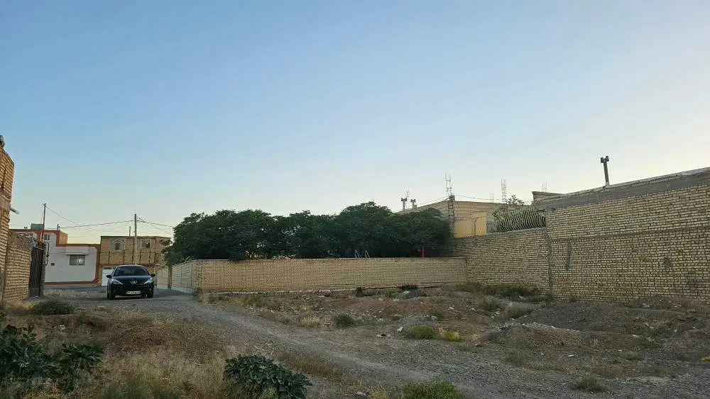 فروش ۲۴۲ متر زمین مسکونی در کبوترآباد بهارستان