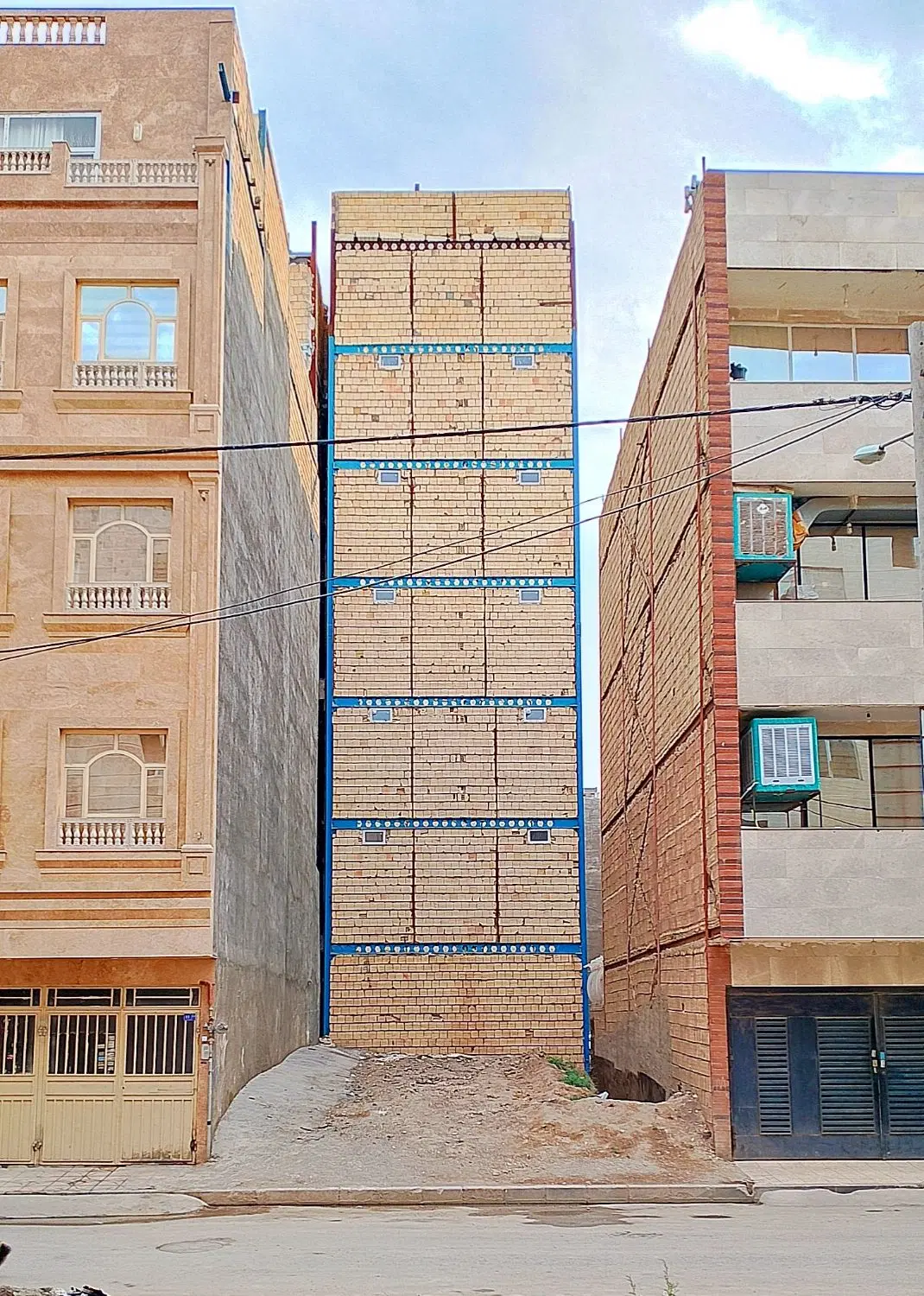 فروش زمین ۱۱۰ متری با مجوز  ساخت موقعیت عالی