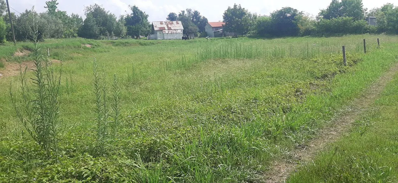 یک قطعه زمین ۳۰۰ متر  جهت معاوضه با ویلای کوچک.