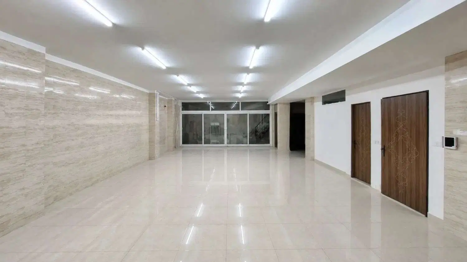 زیرزمین مناسب مسکونی و دفتر کار
