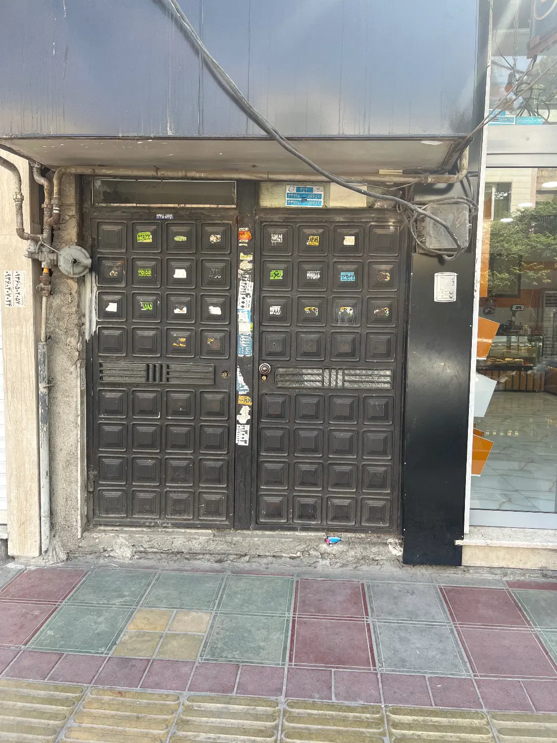 واحد مسکونی ۸۰متری مستقل دو خواب بر خیابان اصلی