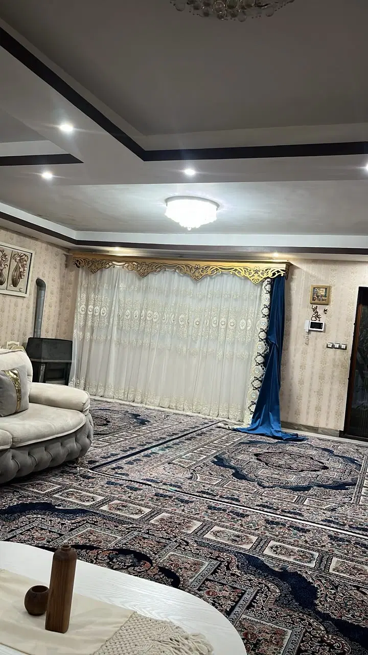 ۱۱۵ متر مستقل در خیابان معلم