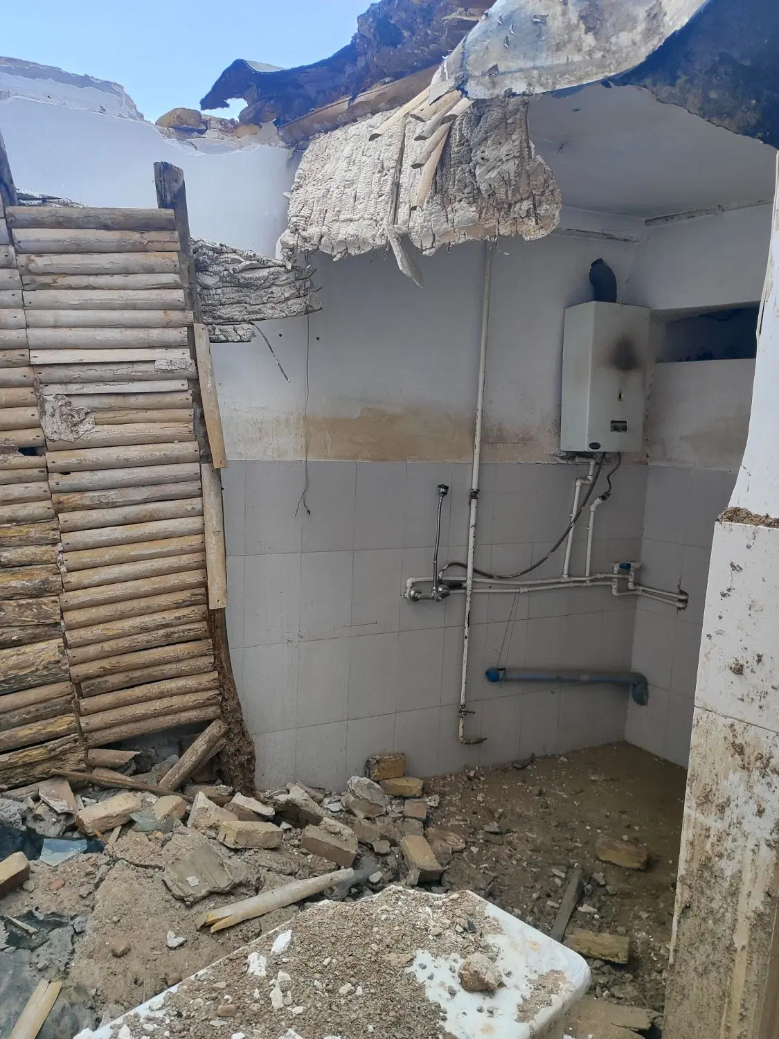خانه کلنگی 70مترسیلاب قوشخانه