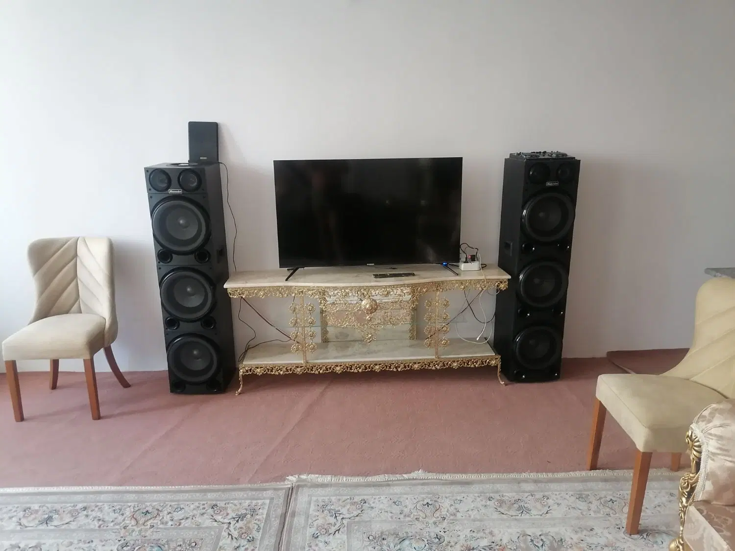 به یک همخونه نیازمندیم بدون وسایل خونه