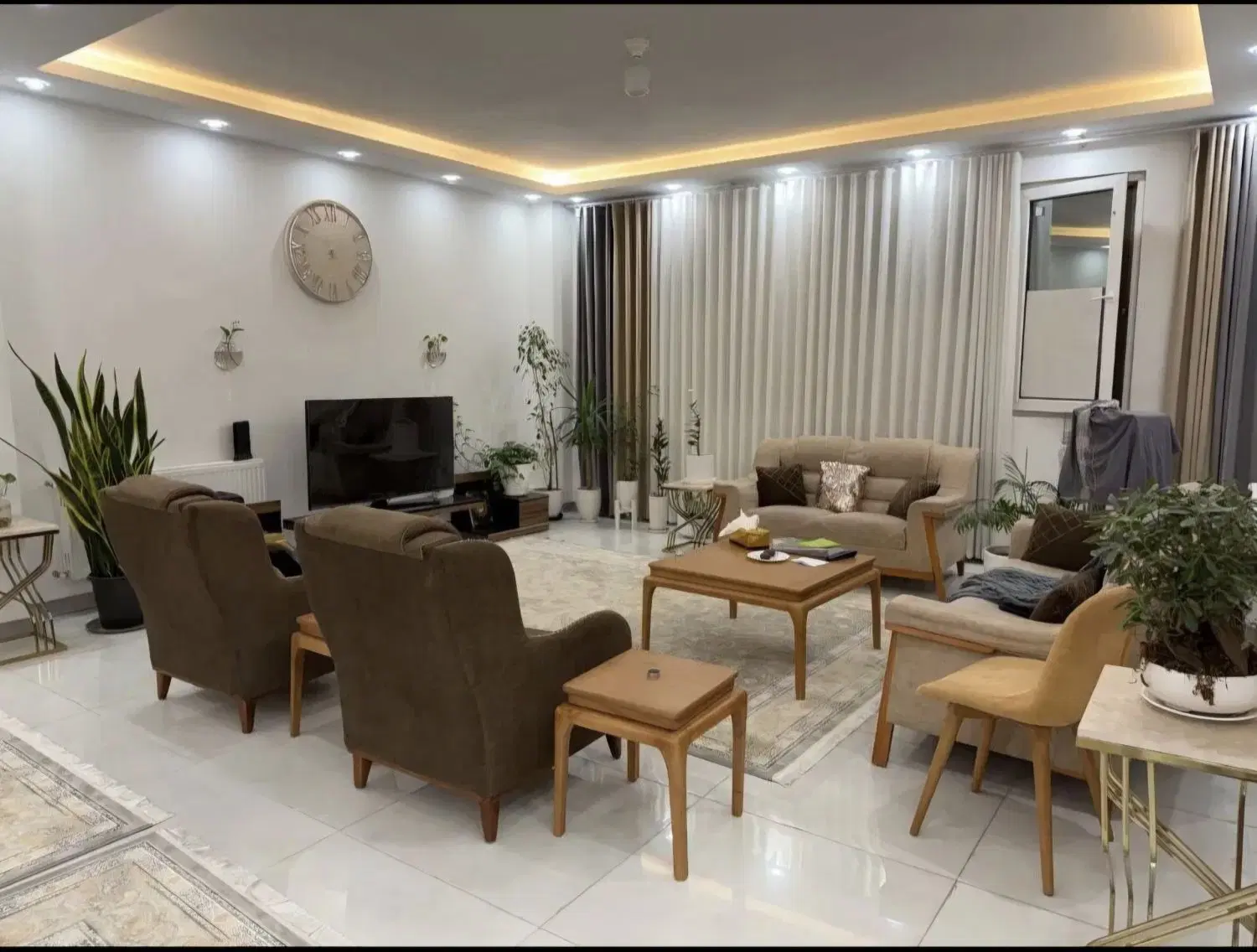 رهن کامل آپارتمان فول امکانات نوساز خیابان معلم