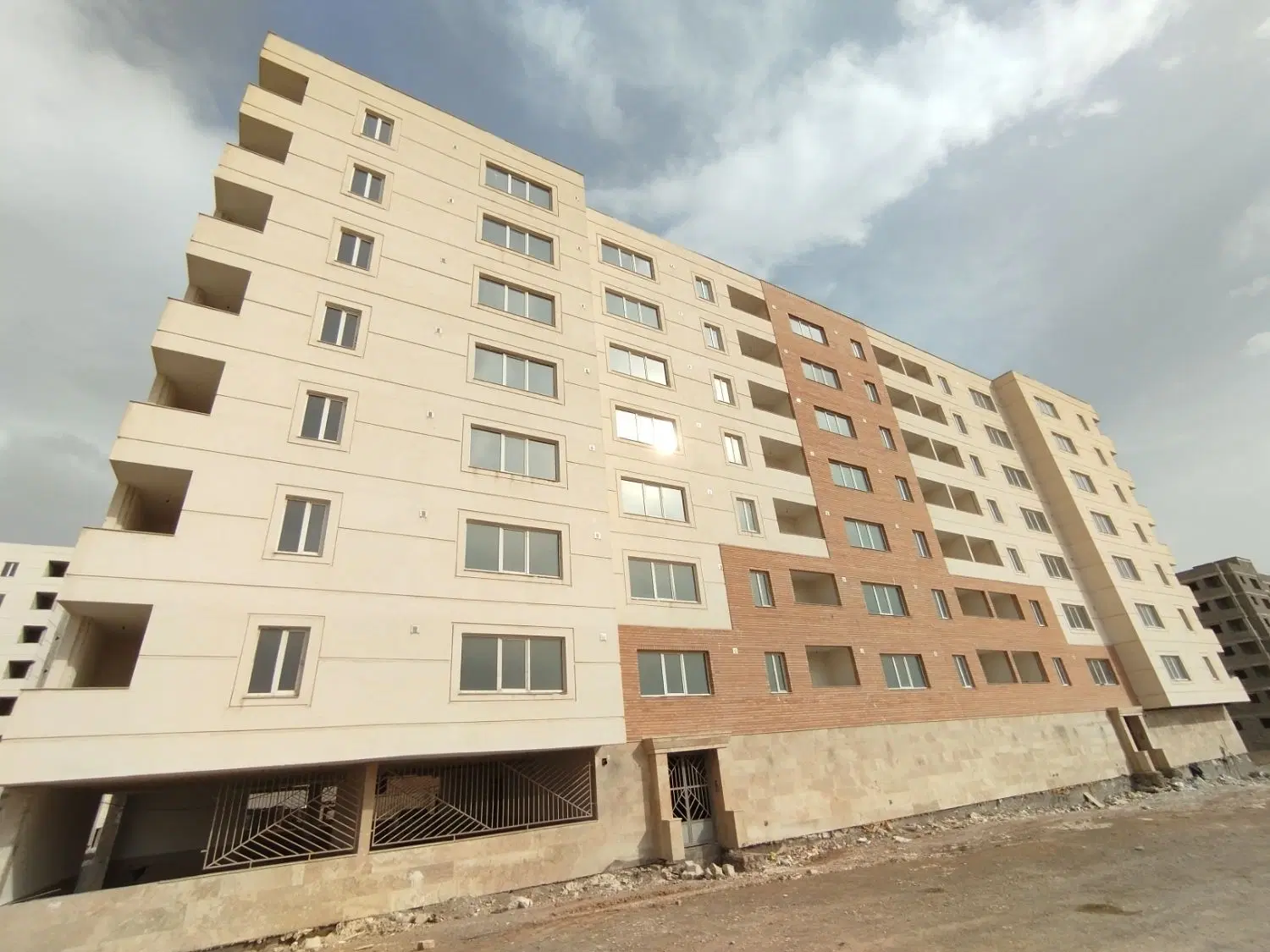 فقط با ۵۰۰ میلیون آپارتمان دولتی بخرید (قسطی)