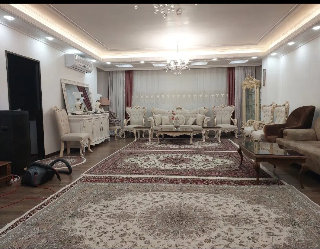 فروش طبقه اول از یک پیلوت و دو طبفه