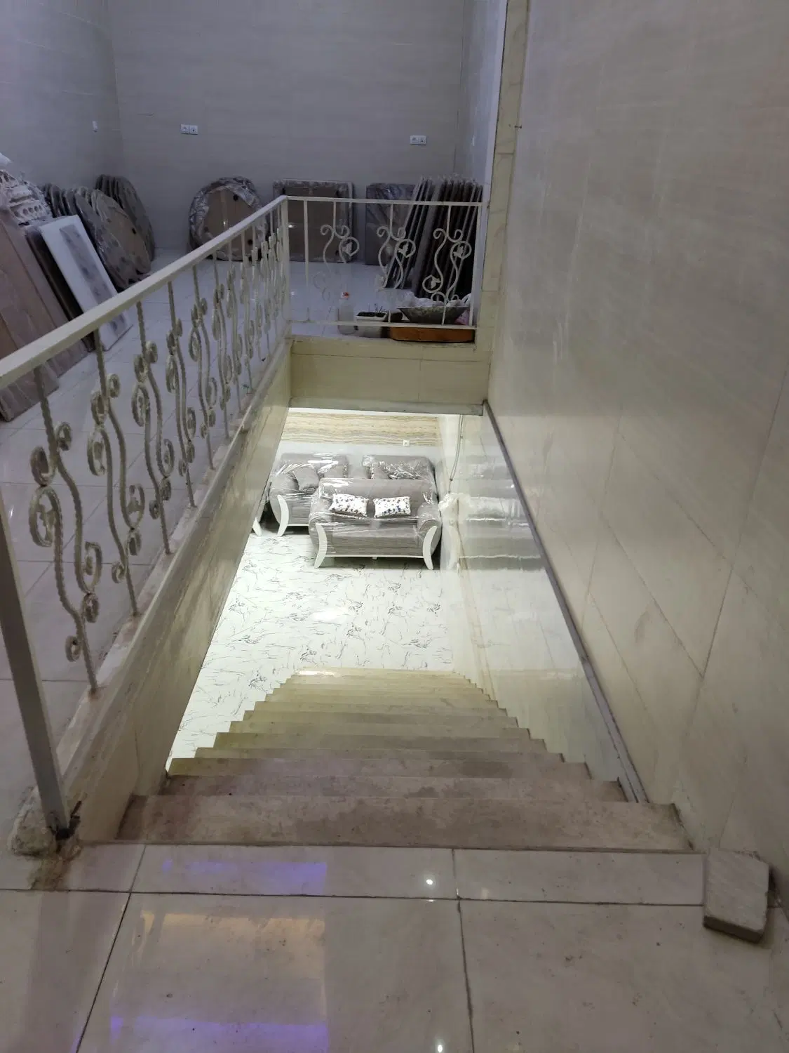 اجاره مغازه و زیرزمین ۲۷۰ متری