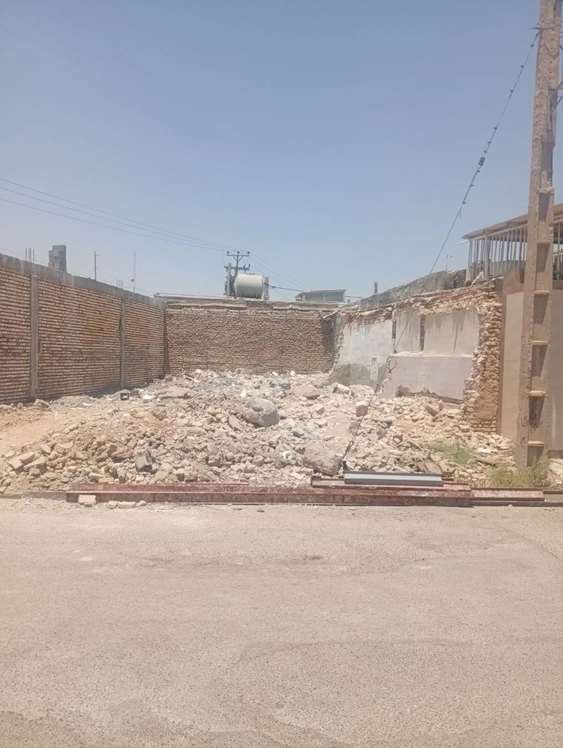 زمین مسکونی ۱۲۵متری خ پارسا ۲
