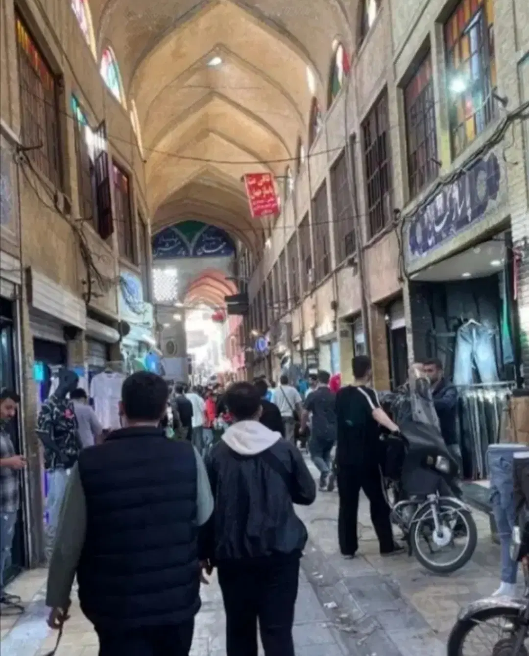مغازه اجاره ای 2متری بازار صنف پارچه فروشی