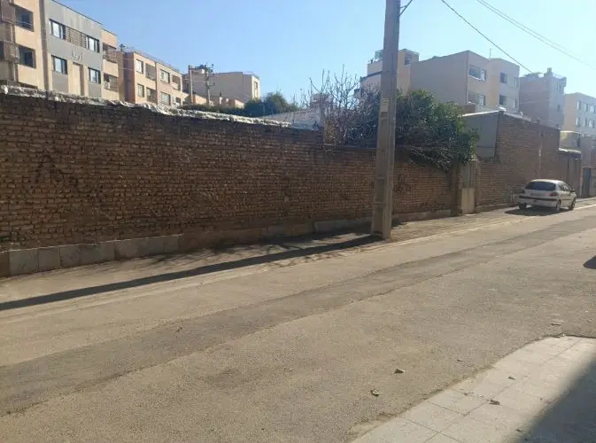 منزل مسکونی ۳۵۰ متر بر خیابان