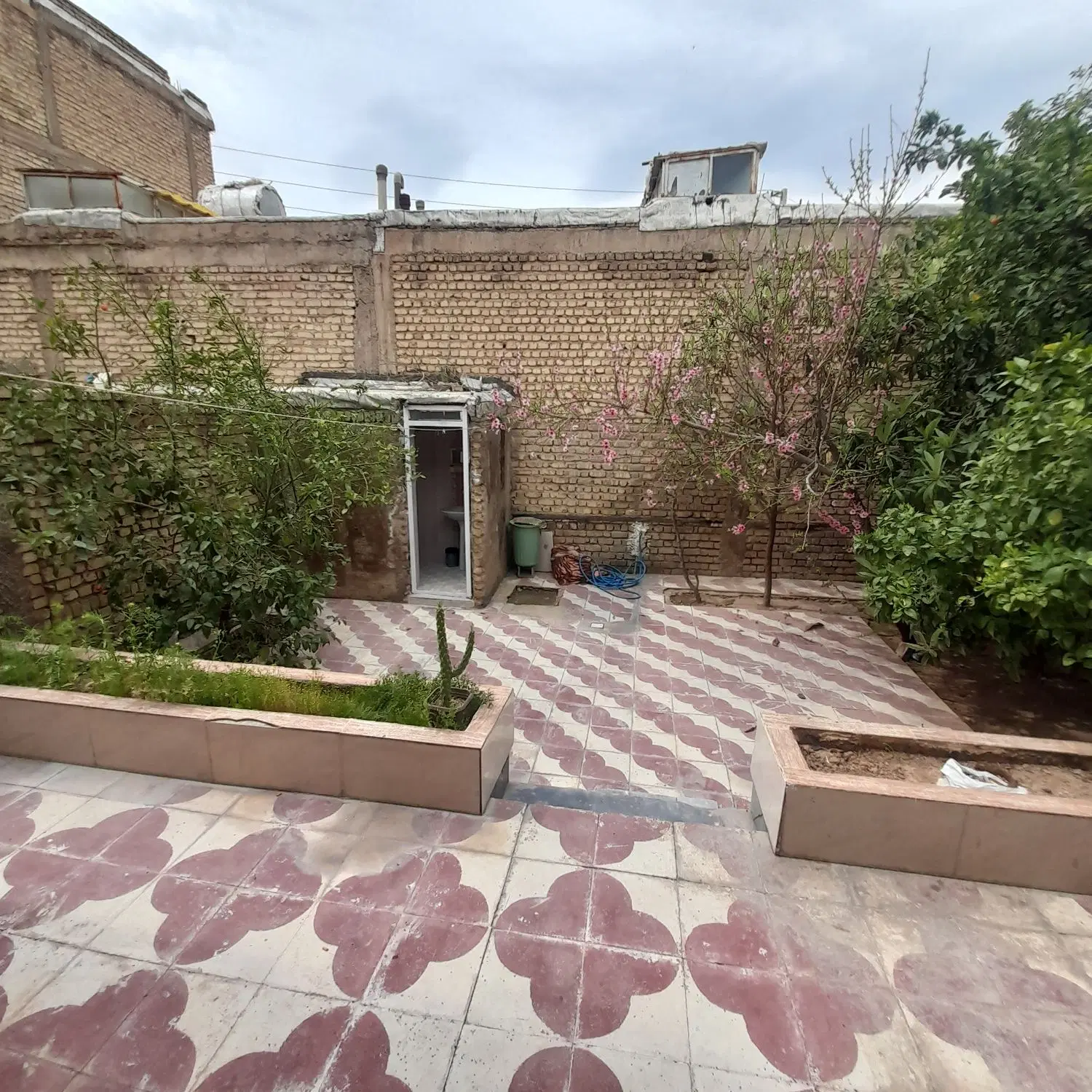 رهن خانه در کتس بس