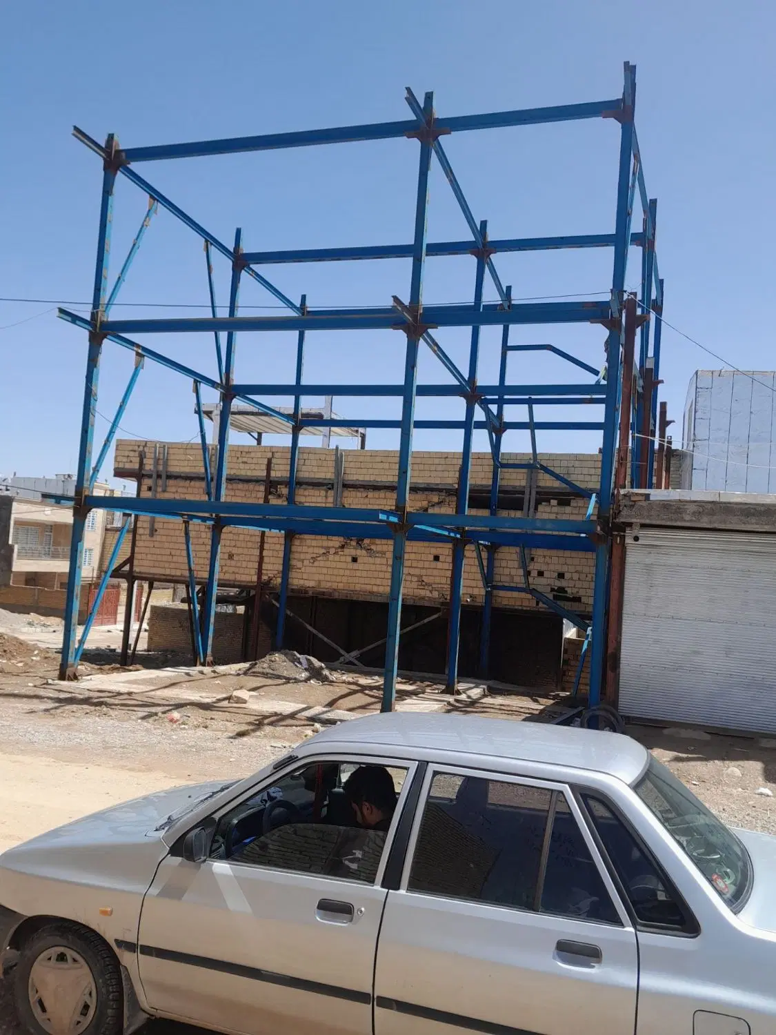 اسکلت سه طبقه