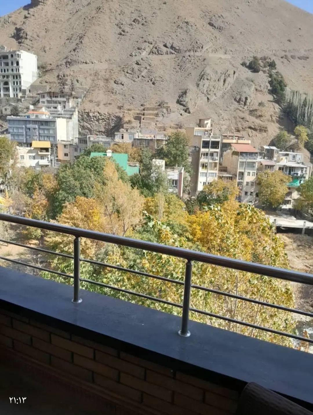 80 متر با ویوی ابدی کوه  و رود خانه در فشم