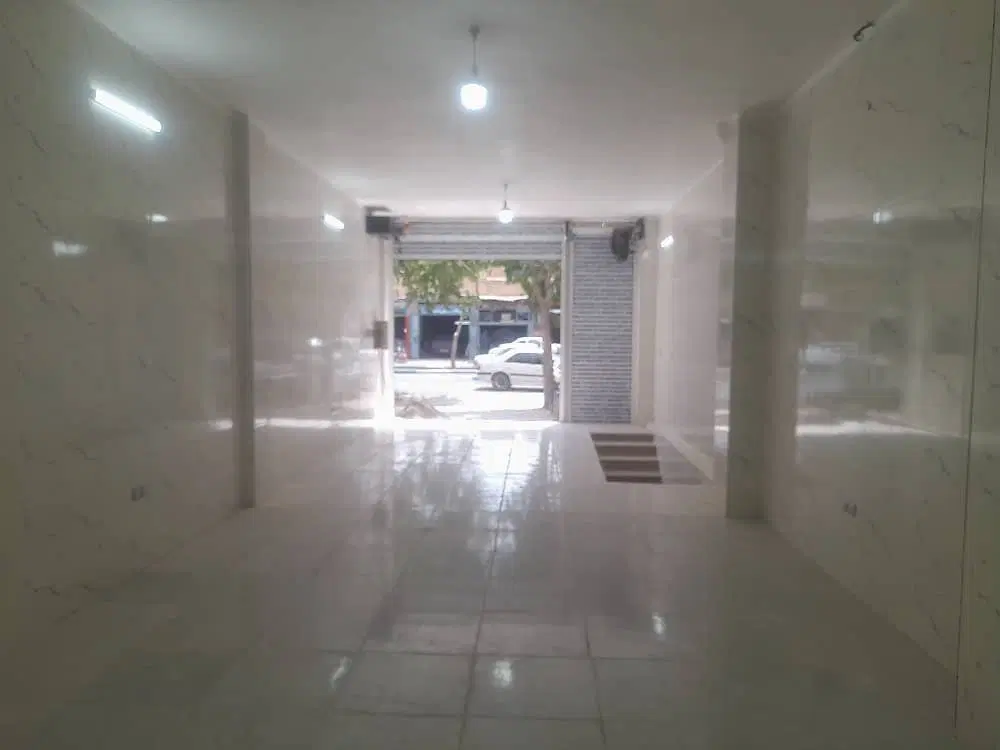 رهن و اجاره مغازه تجاری با زیرزمین بر خیابان معراج