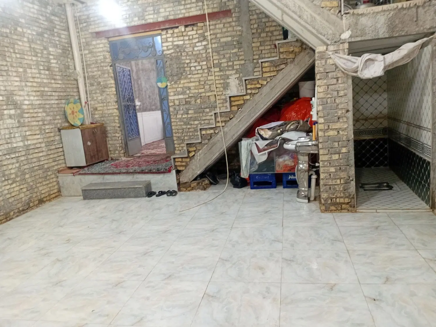 یک ملک تجاری بزرگ 3دهنه و 3 واحد خانه ملاشیه