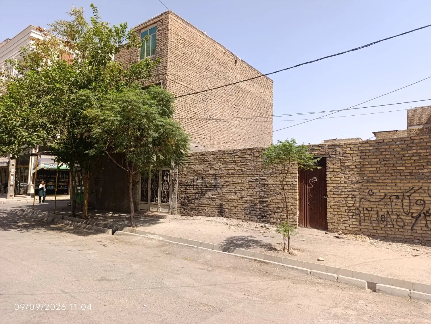 زمین 100متری چهار دیواری