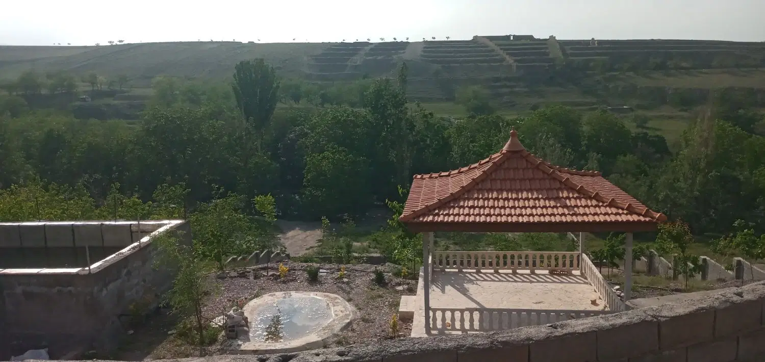 تهاتر باغچه شاندیز با طلا و دلار