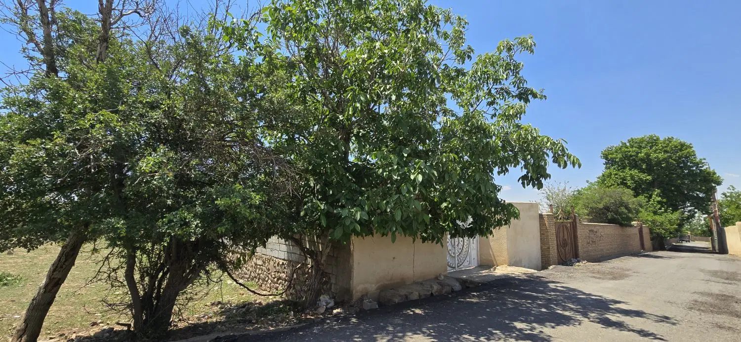 زمین چهار دیواری در فشند-عالی چنار