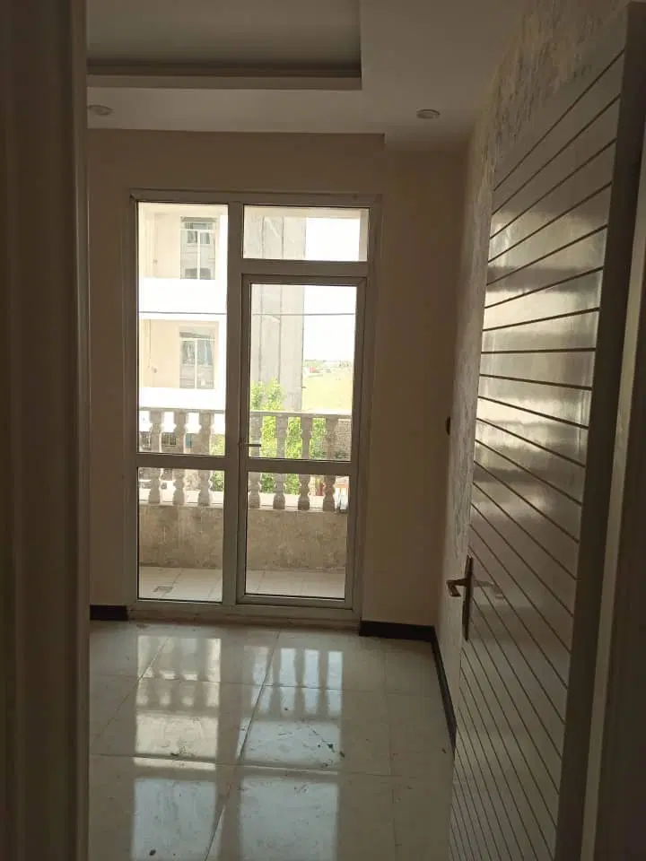 اپارتمان ۱۴۰ متری  الهیه ۲۲ حاشیه دو ممر ۲ خواب