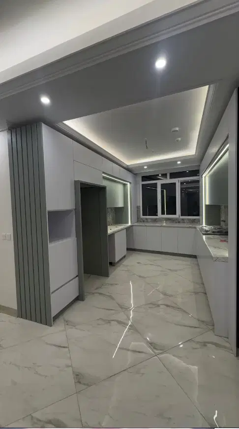 آپارتمان مسکونی ۱۰۳ متری کلیدنخورده گلشن شمالی