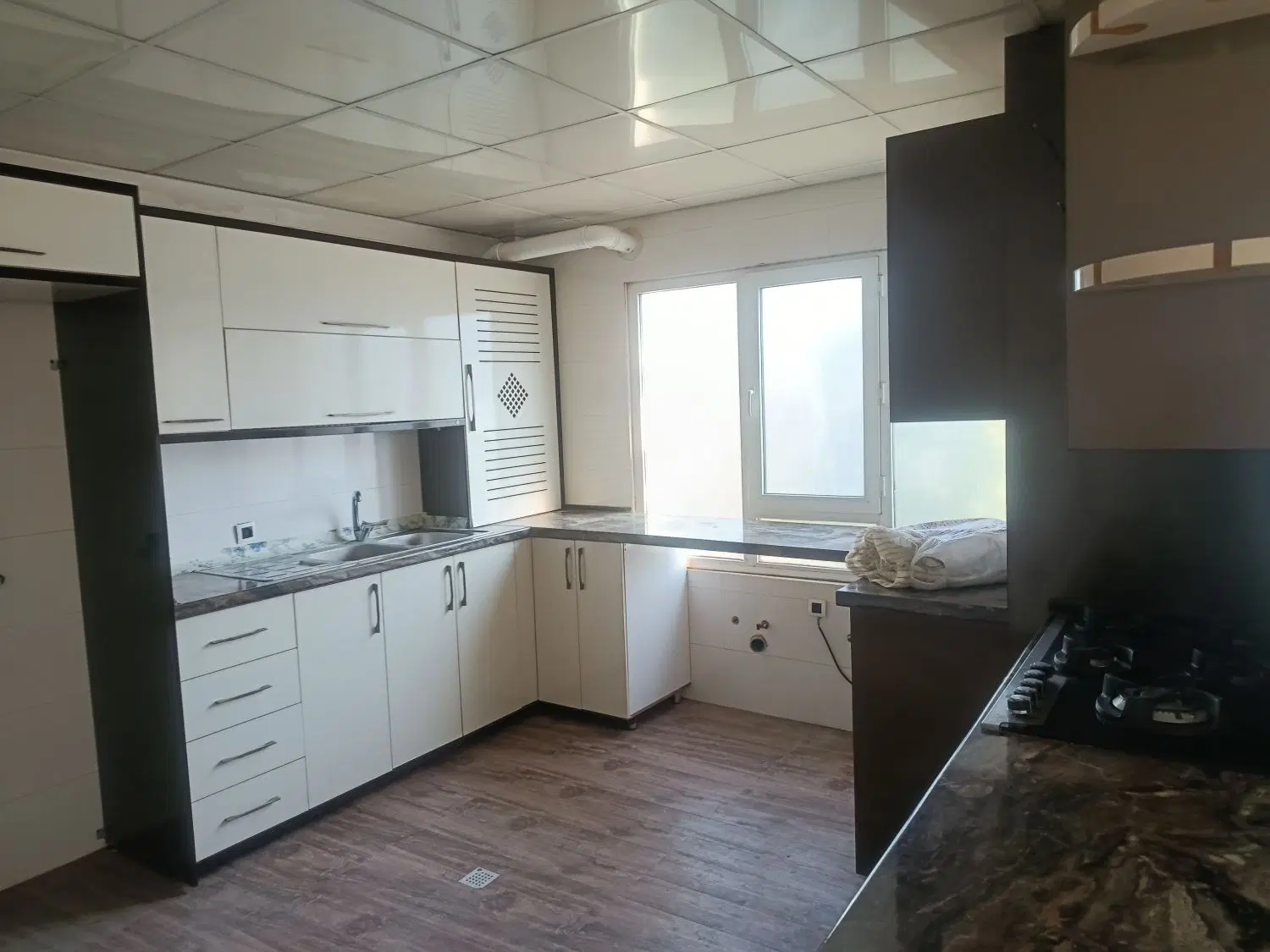 اجاره یک خوابه ۸۵ متری در خیابان اصلی چهارباغ