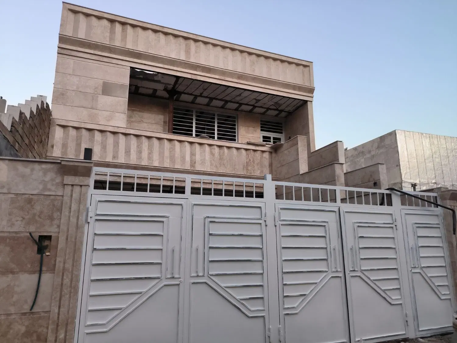 خانه در پاپی خالدار