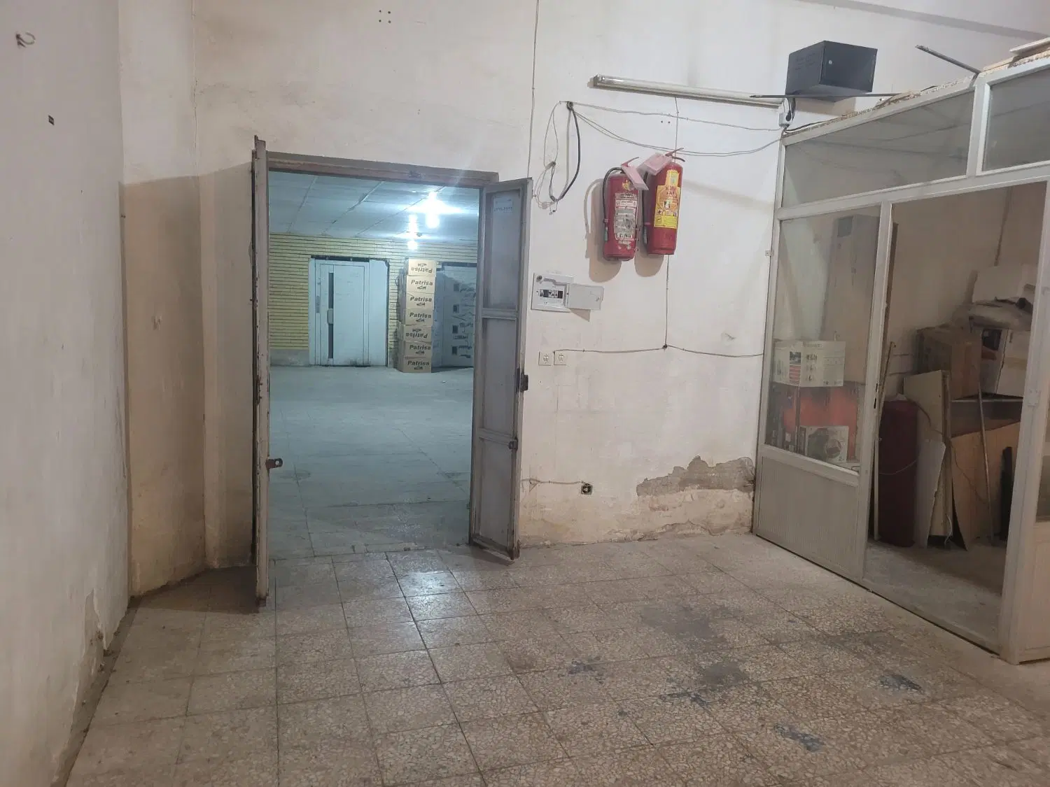 فروش و معاوضه انبار ۱۰۰ متری خیابان دارائی اول