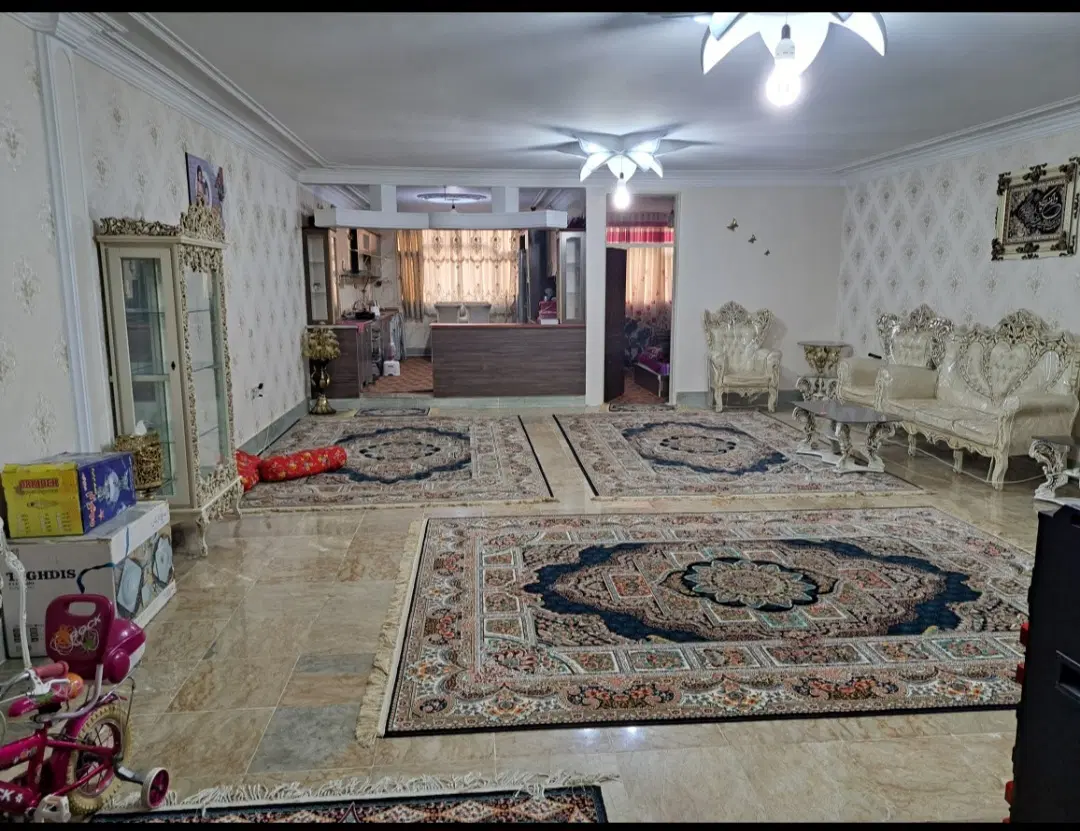 رهن آپارتمان ۱۳۰ متر دو خواب خیابان احداثی خ بهار